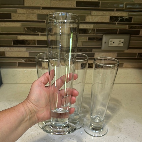 Like New! Set of 4 Clear Beer Glasses - Picture 3 of 5